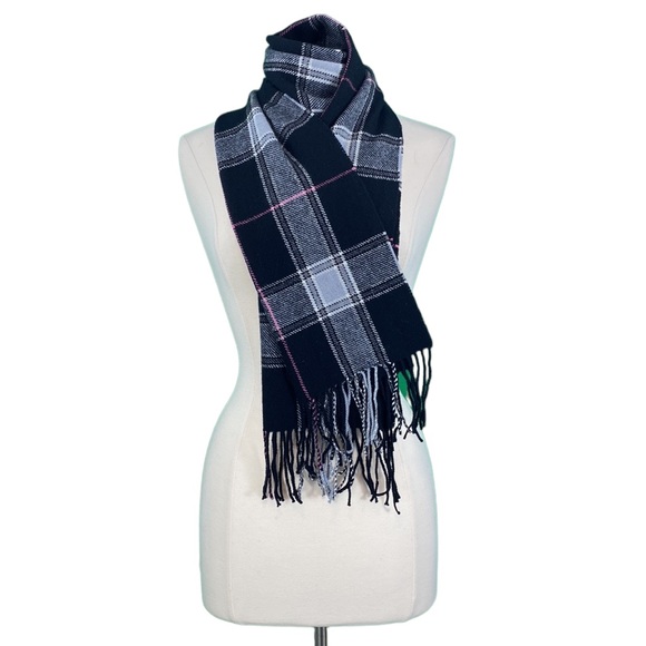 Rong Guan 100% LambsWool Black Plaid Tassel Scarf